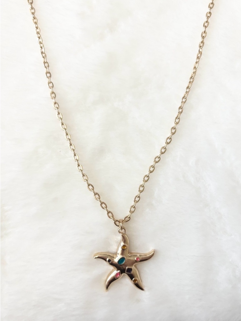 5/$15 🩷 MUST BUNDLE Gold Starfish Pendant Necklace with Multicolor Stones